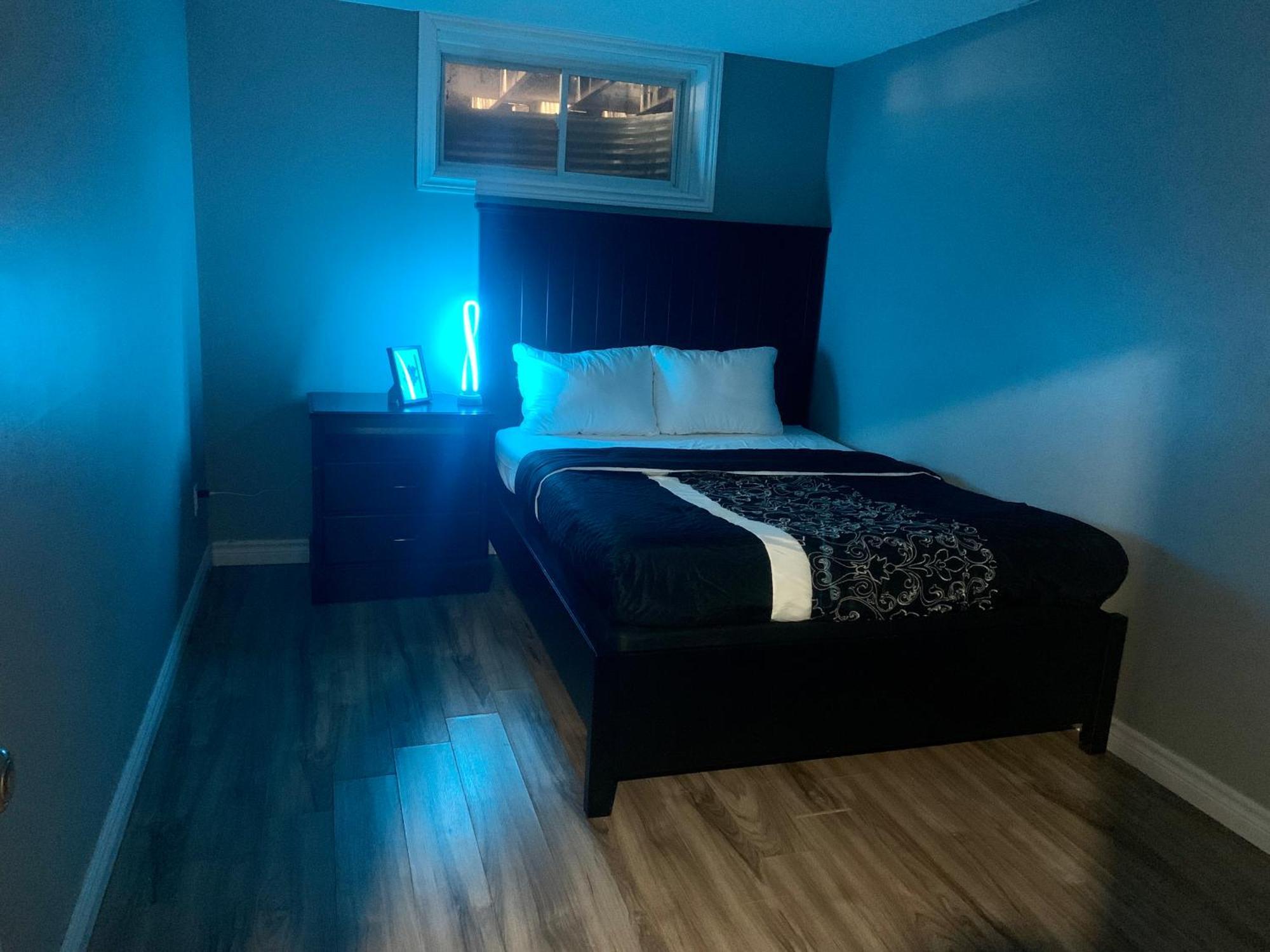1 Room In A Cozy And Beautiful Basement Guelph Eksteriør bilde